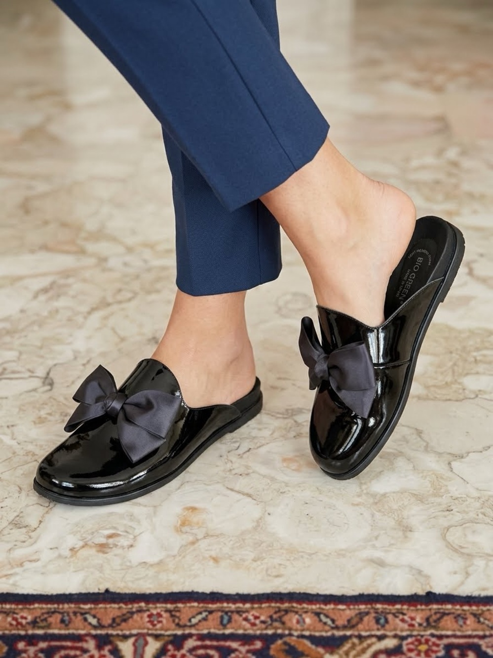 Bio Green Black Patent Bow Slip-On Mules Clogs Comfort Footbed Size 40